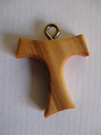 Tau-Kreuz aus Olivenholz, auch mit Kordel\\n\\n07.12.2011 07:32